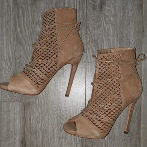 Steve Madden -Peep toe Booties